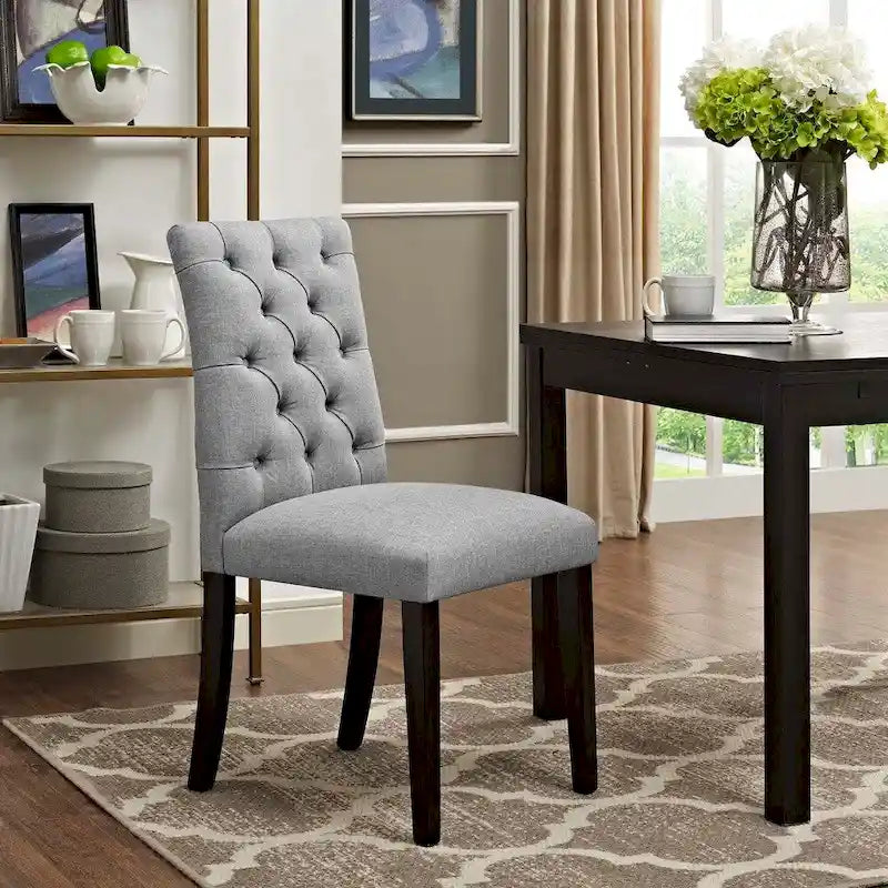Chaise de salle à manger en tissu capitonné