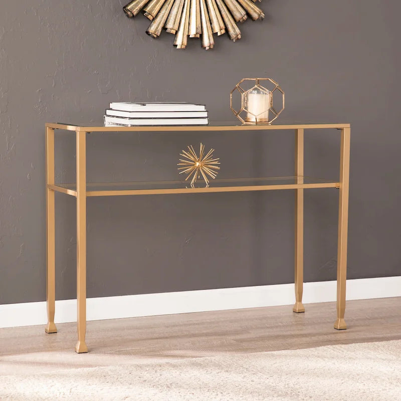 Console en métal doré mat Price avec étagère et verre trempé