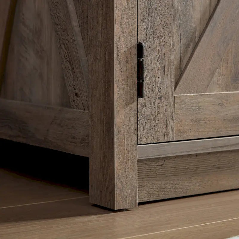 Meuble TV de style ferme avec portes de grange, meuble console moderne pour téléviseur jusqu'à 65 pouces avec espaces de rangement ouverts et fermés